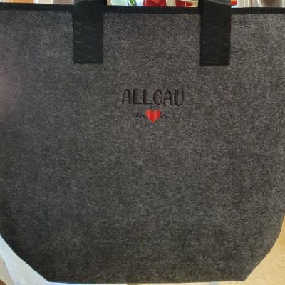 Filztasche bestickt